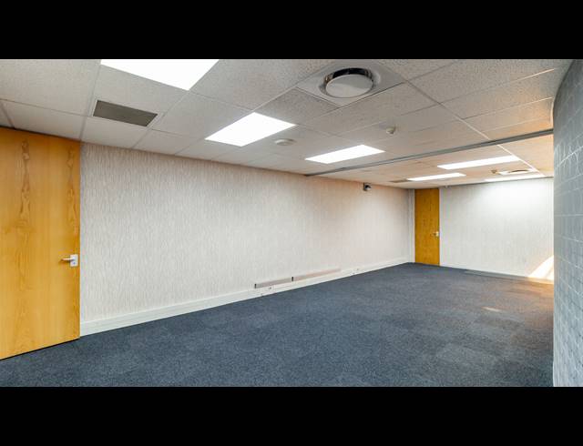 5,047M² OFFICE FOR SALE IN FERNDALE